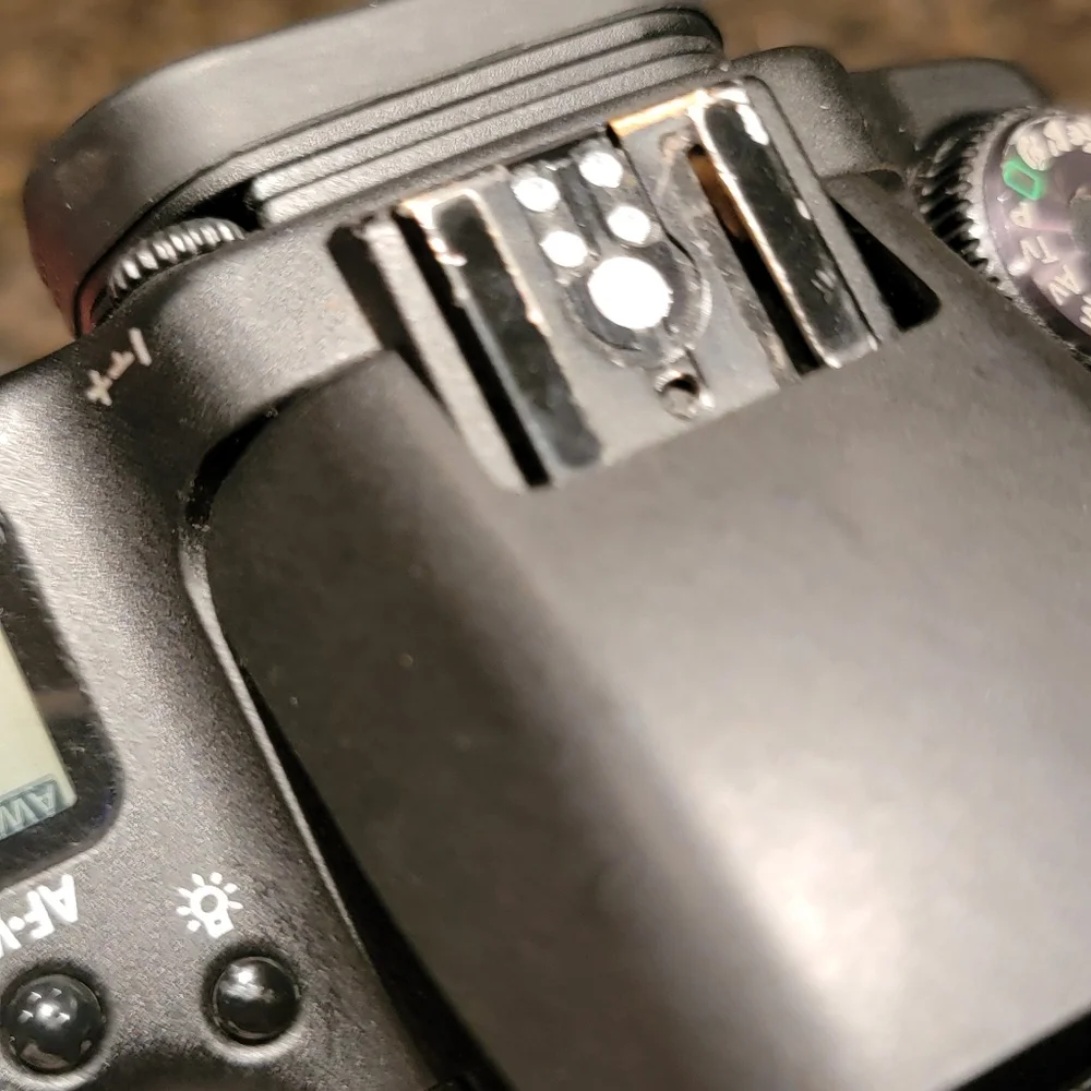 Canon EOS 10D & Canon Ultrasonic 28-80mm & Handgrip New Battery Charger